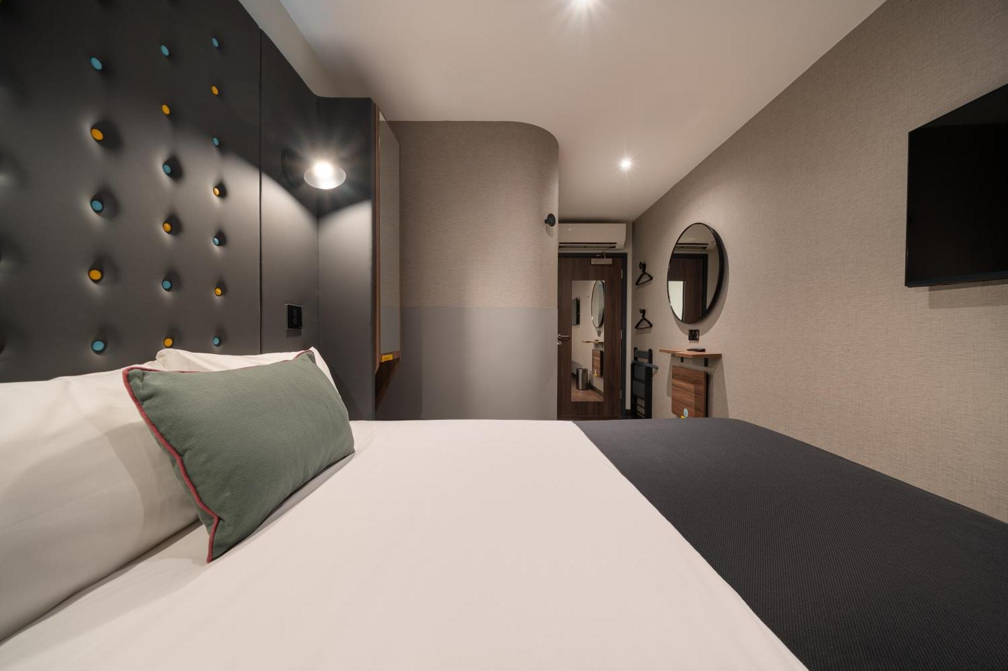 Gemütliches Doppelzimmer ohne Fenster